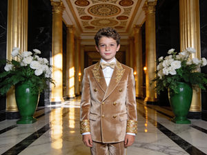 Traje de Esmoquin Negro de Terciopelo para Niños con Bordado Dorado – Traje Formal para Bodas y Fiestas para Niños al por Mayor - Product Image 3