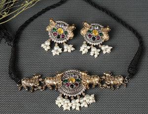 Parure de collier de mariée bicolore en argent oxydé et or avec motif vache, pierres multicolores et perles pendantes – Bijoux de mariage traditionnels - Product Image 2