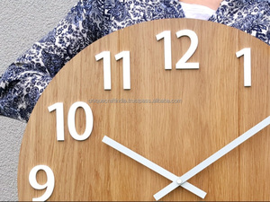 Horloge murale moderne d'art abstrait avec accents métalliques et mécanisme à quartz silencieux pour la décoration élégante de la maison et du bureau - Product Image 2