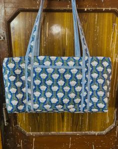 Bolsa de Viaje de Gran Capacidad para Fin de Semana, Bolsa de Lona Acolchada con Estampado de Bloques, Bolsa de Yoga de Algodón Suave - Product Image 3