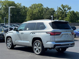 2024 pour Sequoia Levin Turbo, Toit ouvrant panoramique, Essence 4.1-6L, 10KM V6 16V, 5 places, Taille des pneus R21, Cuir gauche - Product Image 4