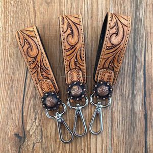 Prix de gros Clip de clé fait main personnalisé Porte-clés en cuir véritable Porte-clés rivet en métal Cadeau promotionnel Porte-clés usiné à la main - Product Image 3