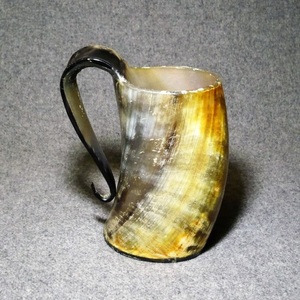 Mug à boire en corne de buffle polie, fait main, forme naturelle, style viking, écologique, tasse à bière d'inspiration médiévale, vaisselle. - Product Image 2
