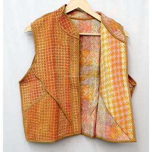 Chaleco sin mangas con cuello en V y patchwork vintage para mujer, con bolsillos y detalles de botones, prenda exterior informal de tela de algodón tejida en tono naranja. - Product Image 3