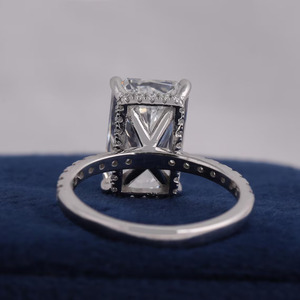 แหวนทองคำขาว 14K ประดับเพชรโมอิสซาไนต์ทรงเรเดียนท์คัท 4.5 กะรัต D VVS1 ดีไซน์รัศมี ขายดี แหวนหมั้น-แต่งงานสำหรับเธอ - Product Image 4