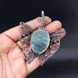 Magnifique pendentif artisanal en fil de laiton enroulé autour de pierres de labradorite en forme de poire de 35 mm, ensemble de bijoux tendance et cadeau d'anniversaire - Product Image 4