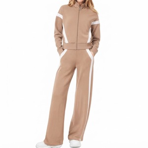 Ensemble veste zippée et pantalon large pour femme – Survêtement kaki nude à rayures contrastées avec poches, élégant ensemble de survêtement neutre - Product Image 1
