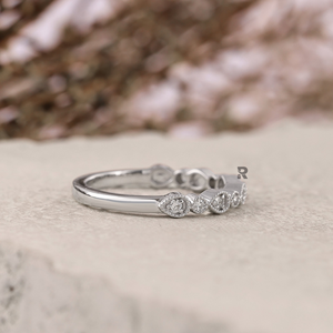 Anillo de Boda Apilable Leia Milgrain de 14K y 18K con Diamantes Redondos Cultivados en Laboratorio - Joyería Fina para Mujer, Regalo - Product Image 3