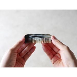 Peine de Cuerno Natural Hecho a Mano de Cuerno de Búfalo, Peine de Dientes Anchos para Barba, Acabado Pulido, Hecho a Medida, Accesorio al por Mayor - Product Image 6