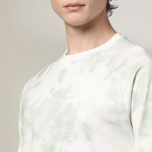 เสื้อสเวตเชิ้ตผู้ชายสไตล์มินิมอล แนวสตรีทแวร์ แขนจั๊มพ์ คอวี ลำลอง - Product Image 5