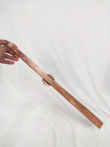 ที่โกยรองเท้าแม่เหล็กไม้กระถินเทศ ความยาว 55/70 ซม. เป็นมิตรกับสิ่งแวดล้อม ขัดเงา รับทำโลโก้ ของตกแต่งบ้าน ลดราคา - Product Image 3