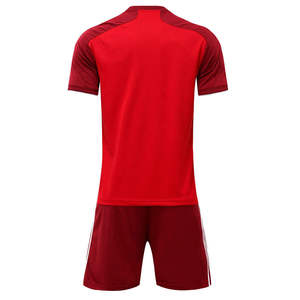 Ensemble d'uniformes de football sur mesure avec impression de logo personnalisée, respirant, léger, manches courtes - Product Image 4