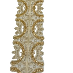 Bordure en dentelle perlée brodée à la main - Écologique et soluble dans l'eau pour les créateurs de robes de mariée, les tailleurs et les créations de luxe - Product Image 1