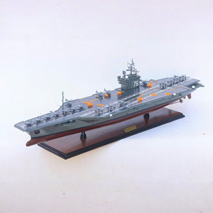 Portaaviones USS RONALD REAGAN CVN-76 - Maqueta de Barco de Guerra Estadounidense de Madera Pintada a Mano - Product Image 1