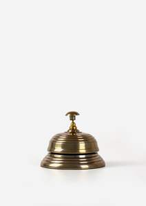 Campana de mesa clásica vintage de latón para recepción de oficina y servicio de vestíbulo de hotel con cuerpo resistente y duradero. - Product Image 4