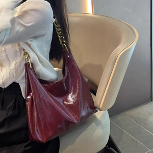 Bolsos de mano para mujer al por mayor a precios bajos, bolso bandolera con cadena, bolso pequeño con solapa de PU, bolso de mano de lujo para fiesta de bodas. - Product Image 3