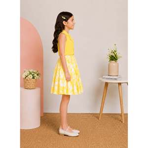 Women's Yellow & <b>White</b> Sleeveless Solid Cotton Top with Skirt XS <b>2</b>-<b>Piece</b> Shorts <b>Set</b> Min. Order <b>2</b> <b>Pieces</b> - Product Image 2