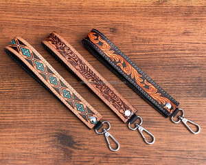 Precio de fábrica, llavero de pulsera de cuero mecanizado a mano, sublimación, cuero de vaca genuino, cordón de diseñador, correa de llavero - Product Image 4