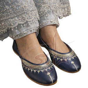 Nouvel Arrivage Vente Chaude en Gros : Khussa Femme Antidérapant, Semelle Antidérapante, Tige en Similicuir, Qualité Supérieure, Matériaux Durables - Product Image 2