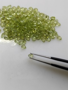 Peridoto Verde Natural, Corte Pera de 4x3MM, Gemas Sueltas de la Mejor Calidad para Joyería - Product Image 4