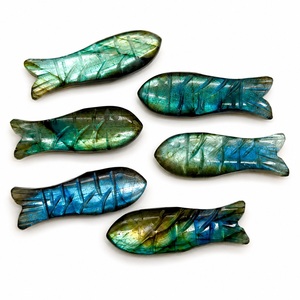 Colgante de cristal de labradorita natural tallada en forma de pez, azul verdoso con juego de colores, 30x10 mm, de Rajastán, para la fabricación de joyas. - Product Image 4