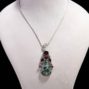 Pendentif de fiançailles vintage en grenat naturel, améthyste et séraphinite, fait main en argent sterling 925 plaqué or/argent, pierres précieuses - Product Image 5