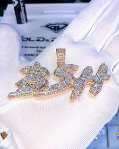 RB GEMS Colgante Personalizado de Plata 925 con Nombre y Diamante Moissanita VVS Cultivado en Laboratorio, Estilo Hip Hop Iced-out, Regalo para Fiestas y Bodas - Product Image 1