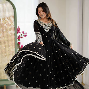 Vestido Anarkali Artesanal Bordado con Secuencia de Arcoíris, con Parte Inferior y Estola a Juego - Product Image 1
