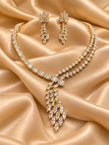 Elegante y Deslumbrante Juego de Collar y Aretes de Moissanita con Acabado en Oro de 18K para Mujer, Ideal para Aniversario, Boda o Compromiso - Product Image 3
