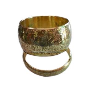 Wholesale Indian Brass <b>Fashion</b> Jewelry Gold Plated Flowers Carved Wedding Width Big <b>Bracelet</b> <b>Bangle</b> for Women - Product Image 1