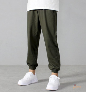 Pantalon de jogging décontracté à taille élastique séchage rapide pour garçons, couleur unie, vente en gros - Product Image 1