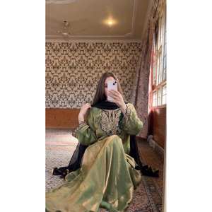 Conjunto de traje Salwar Kameez para fiesta con bordado pesado y lentejuelas, hecho de poliéster. - Product Image 3