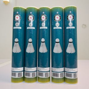 Volants de badminton professionnels en plumes d'oie, 2 couches, légers, écologiques, vol stable, haute performance, vente en gros - Product Image 4