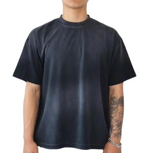 เสื้อยืดคอกลมสีซีดจางสำหรับผู้ชาย เสื้อยืดสไตล์วินเทจพิมพ์ลายกราฟิกตามสั่ง เสื้อยืดทรงหลวมไหล่ตกผ้าหนา - Product Image 1