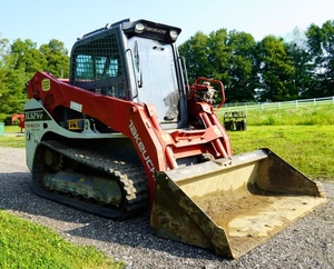 2017 Takeuchi TL12V2 Skid Steer Loader Entièrement inspecté avec paiement sécurisé et expédition dans le monde entier - Product Image 2