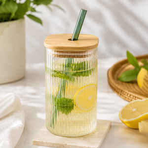 Gobelet en verre côtelé moderne 2026 avec couvercle en bambou et paille, empilable, transparent, pour café glacé, idéal pour la maison et les cafés (vente en gros) - Product Image 3