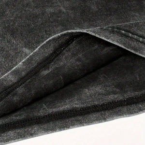 T-shirt unisexe oversize délavé à l'acide, style streetwear, en coton premium personnalisable pour la promotion de votre marque - Product Image 5