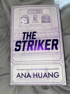 หนังสือเดอะ สไตรเกอร์ โดยอานา หวง หนังสือปกอ่อน หนังสือเรื่องราวความรักเกี่ยวกับกีฬา นวนิยายขายดี - Product Image 1