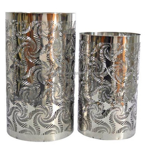 Juego de portavelas votivo de hierro redondo de 2 piezas con acabado plateado para iluminar la decoración del hogar y otros portavelas - Product Image 1