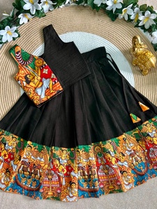 Conjunto de Lehenga Tradicional Negro de Algodón para Niñas con Borde Estampado Colorido, Impresión Digital, Corte Holgado, Largo hasta el Suelo, para Diwal - Product Image 3