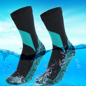 Chaussettes de sport de compression haut de gamme avec tissu respirant performant, soutien confortable et service de logo personnalisé - Product Image 4