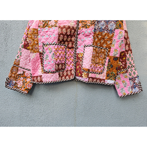 Veste en coton matelassée patchwork faite à la main, réversible, avec poches plaquées, style bohème décontracté pour femme, idéale pour l'automne et l'hiver, cadeau pour elle - Product Image 2