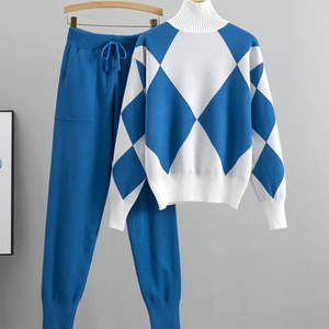 ชุดเซ็ต 2 ชิ้น เสื้อสเวตเตอร์ถักลายพิมพ์ลำลองสำหรับผู้หญิง แฟชั่นเกาหลี คอสูง สไตล์กอล์ฟ ชุดกีฬาฤดูใบไม้ร่วงฤดูหนาว ผ้าฝ้าย 100% - Product Image 1