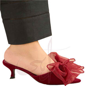 Tacones Deslizantes para Mujer Hechos a Medida en Pakistán, Antideslizantes, con Parte Superior de Terciopelo y Seda, Entresuela Antideslizante, Diseño de Moda Hecho a Mano - Product Image 2