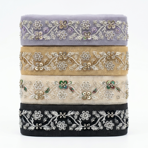 Dentelle brodée artisanale exquise, garniture traditionnelle Zari en gros pour embellissements de vêtements et couture nuptiale - Product Image 1