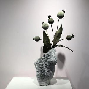 Jarrón de flores y florero de diseño dorado, ideal para decoración del hogar, personalizado, hecho a mano, la mejor decoración de interiores y diseño artesanal. - Product Image 1