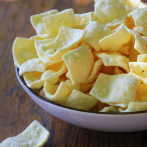 Rondelles de papad moong dal de grande taille, texture croustillante, prêtes à rôtir, feuilles de snack en gros pour restaurants et hôtels - Product Image 4