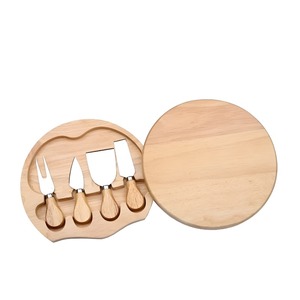 Plateau à fromage rond en bois avec 4 ustensiles, design minimaliste, plateau de service durable pour les fêtes - Product Image 1