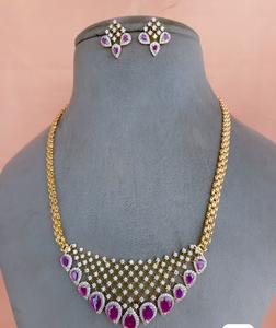 Magnifique ensemble collier et boucles d'oreilles plaqué or de qualité supérieure avec pierres, idéal pour les mariages et les occasions festives, collection pour femmes - Product Image 2