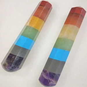 Vente en gros de baguettes de guérison en pierres précieuses naturelles et de tours de pierres 7 Chakras pour la décoration - Product Image 2